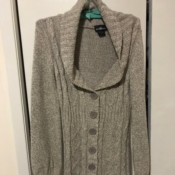 Ladies Beige Sweater Coat Size Small - Picture 1 of 2